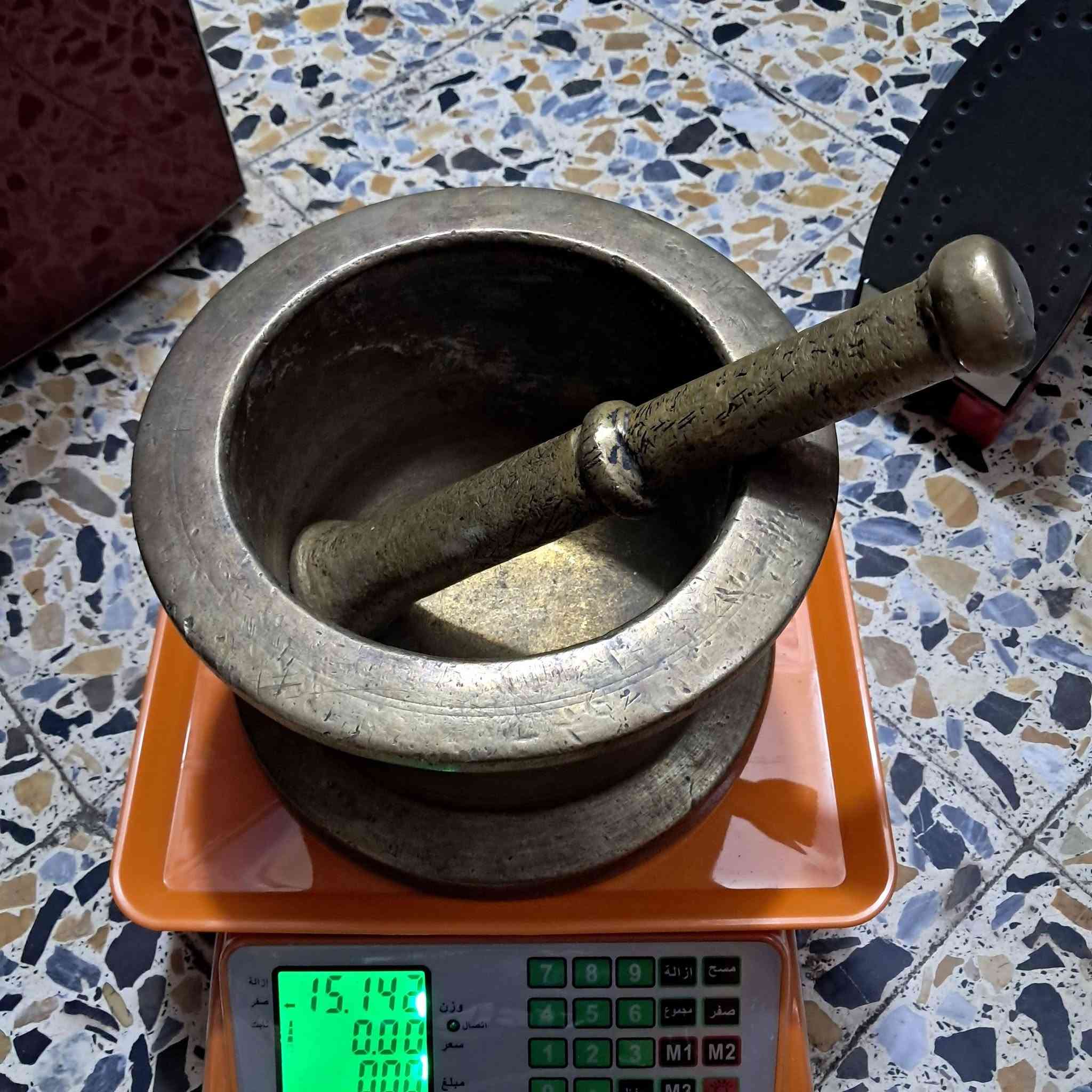 السلام عليكم مكينه براذر ياباني الاصلي وهاون يهودي وزنه ١٥ كيلو الاتصال على***********بغداد
