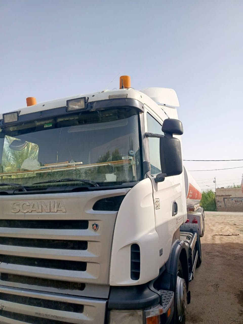 سلام عليكم سكانيا موديل ٢٠٠٥ سنويه جديده تكيل جاهزه الشغل تخم تاير مكان سياره بغداد ***********
