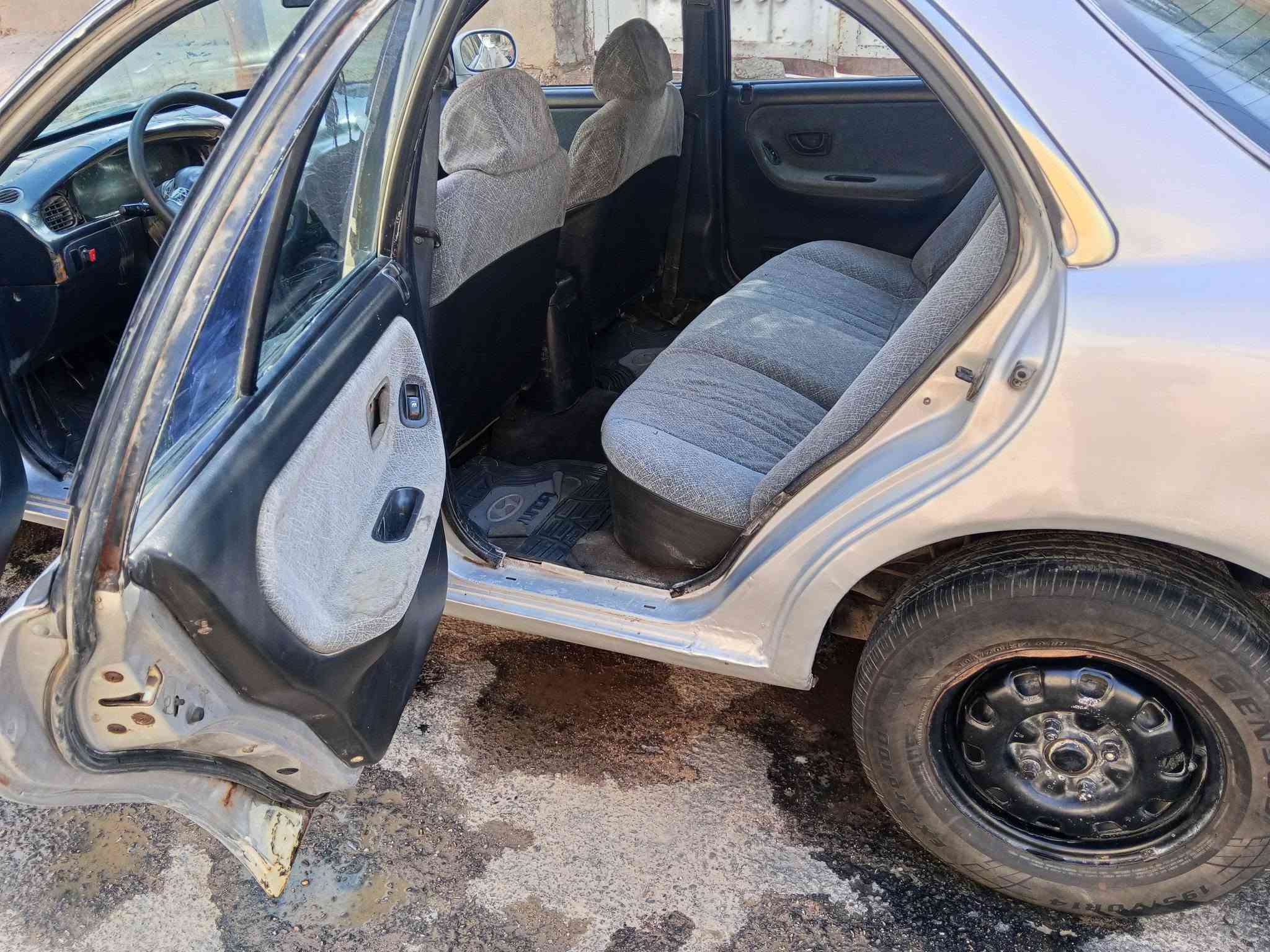 السلام عليكم جمعه مباركه 
بيع او مراوس حسب القناعه
سياره سوناته تو مديل 1993
سياره صبغه جديده جماليه
سياره حلوه دواخل تايرات حداديه مكينه بيه لاستيك ولف
كير عادي جديد توني شاده. وعندي كير حتياط
سياره مكانه بشطره 
سعره 33وبيه مجال لشراي 
رقم كربلاء بسمي ثاني يوم حولك مشروع وطني نكليزي
خاص مفتوح وهاذه رقمي ***********
