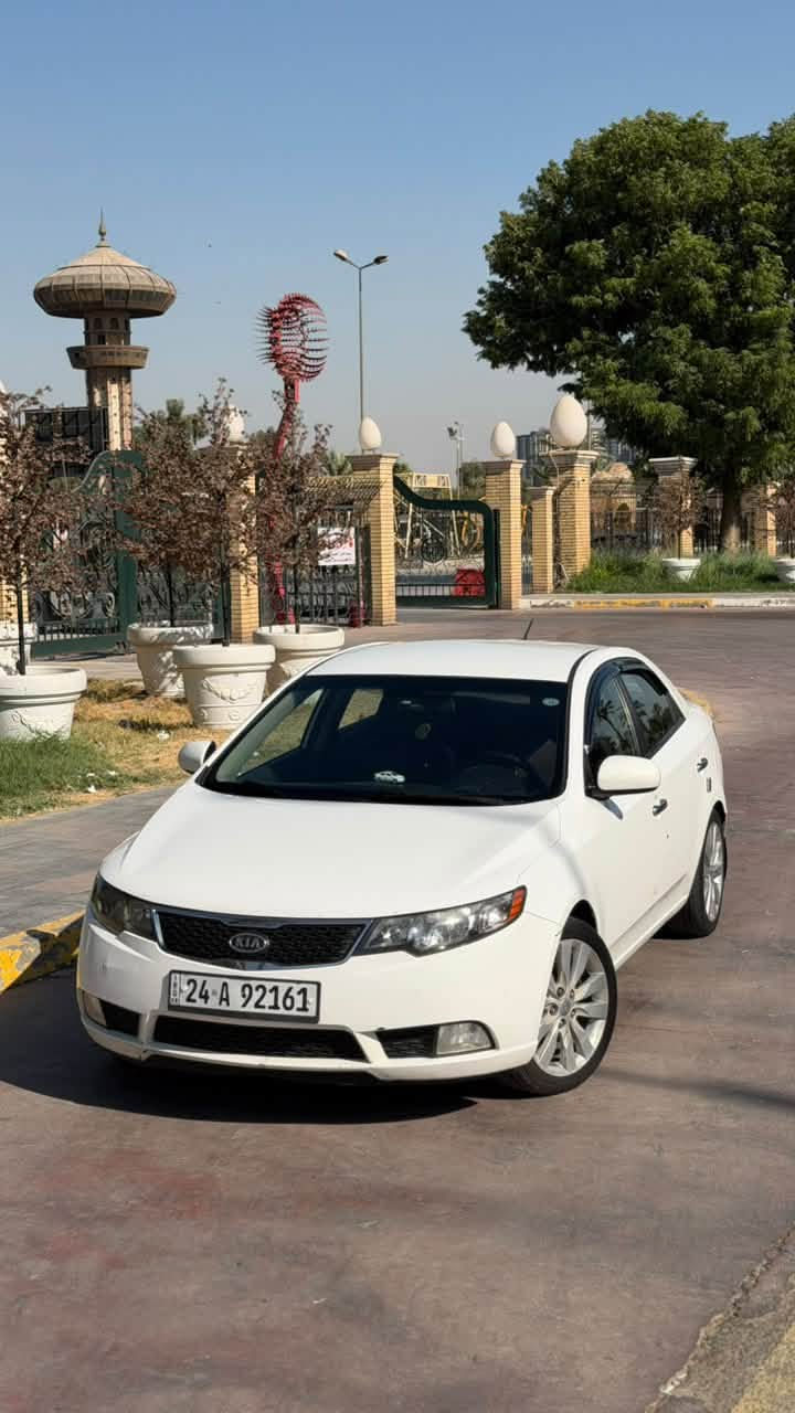 سيراتو ٢٠١٢ مكفوله من كلشي 
بيها بارد شي بسيط 
سياره جاهزه مابيها اي نقص 
مواصفات العاديه 
سعرها ١٠٠ بيها مجال 
نظيفه ب اسمي استخدام شخصي 
تحويل وكاله نفس اليوم 
صارلها ٤ سنوات عندي 
*********** 
مكاني بغداد / اليرموك
