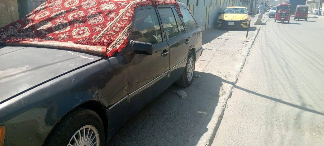 السلام عليكم مارسدس ستيشن نضيفه بيها وكاله راعيها متوفي يعني تسوي قسام شرعي  بغداد الامين الثانيه السعر 15 وبيها مجال ***********
