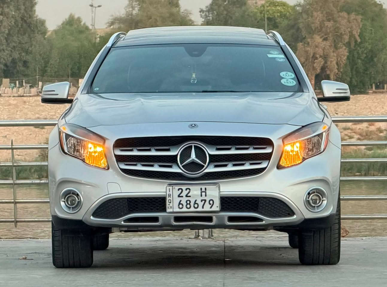 السلام عليكم

مرسيدس GLA 250 4MATIC 🚘✨
موديل 2018 
فول مواصفات — 4MATIC
رقم أربيل تحويل او وكالة مصمون 

المواصفات:
• محرك 2000 
• 4MATIC
• بانوراما
• داخل جلد أسود
• كراسي كهرباء مع ميموري
• شاشة وسطية
• تحكم ستيرن
• كروز كنترول
• حساسات
• لايت LED
• تشغيل بصمة
• بصمة أبواب
• تكييف أوتوماتيك
• أوتو هولد
• مانع انزلاق وثبات إلكتروني
•ويل كب مرسيدس أصلية
•قطعتين تبريد 
٠اشاير مري 
• دبل صالنصة
• مواصفات وأنظمة أمان مرسيدس

سيارة أنيقة ونظيفة، GLA 250 4MATIC وبمواصفات مميزة جداً.

📍 الكاظمية – شارع أكد

📞 للتواصل والاستفسار:
*********** 
*********** 
السعر 138 وبيها مجال
