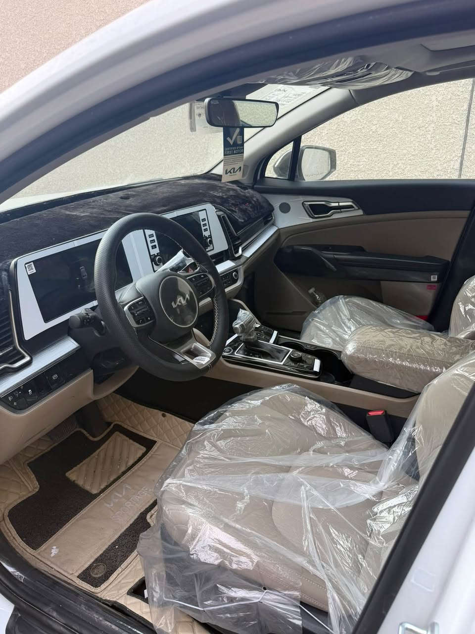 سبورتج موديل 24 جديده ماشيه 30 بيه رصعه كلش صغيره فول مواصفات رقم صاحبه ***********

نص مكتوب في الصور:
- ابو حسن *********** العنوان زيونه تقاطع ملعب الشعب الشارع الخدمي خلف معارض باركود