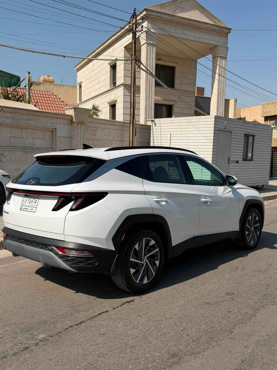 السلام عليكم 
توسان 2024  رقم بغداد مكفوله كفاله عامة ما عده رصعه صغيره مسحوبه pdr بالجاملغ الامامي الايسر 
ماشيه 17.500 كيلو متر 
بصمة 
داخل بيجي 
شاشه دجتل 
كشنات كهرباء 
السعر 205$ وبيها مجال بسيط جدا 
بغداد حي الجامعه 
***********
