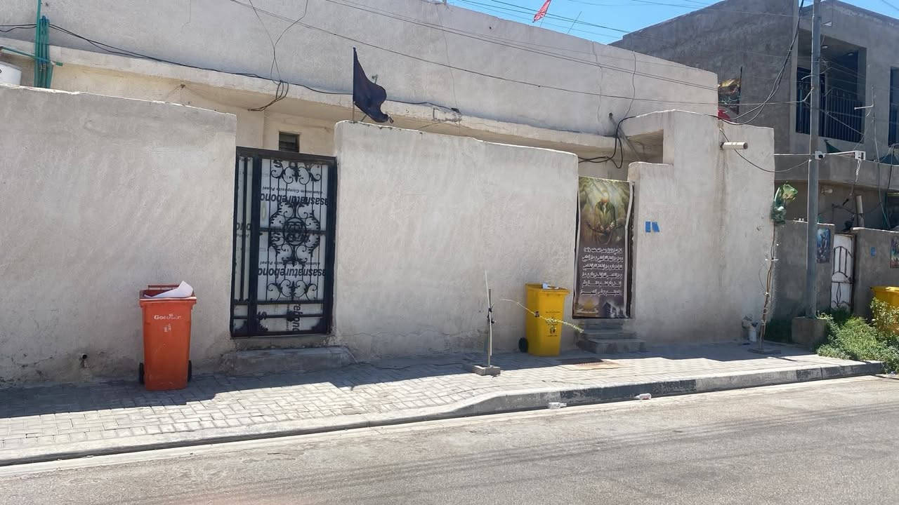 السلام عليكم مشتملات عدد ٢للبيع في القبله حي الجامعه ركن بشارع مستشفى الطفل الواجهه ١٢ النزال ١٢ ونص خلف المشتل المساحه الكليه ١٥٠ متر بسمي بناء قديم *********** السعر ٢٢٠ مليون
