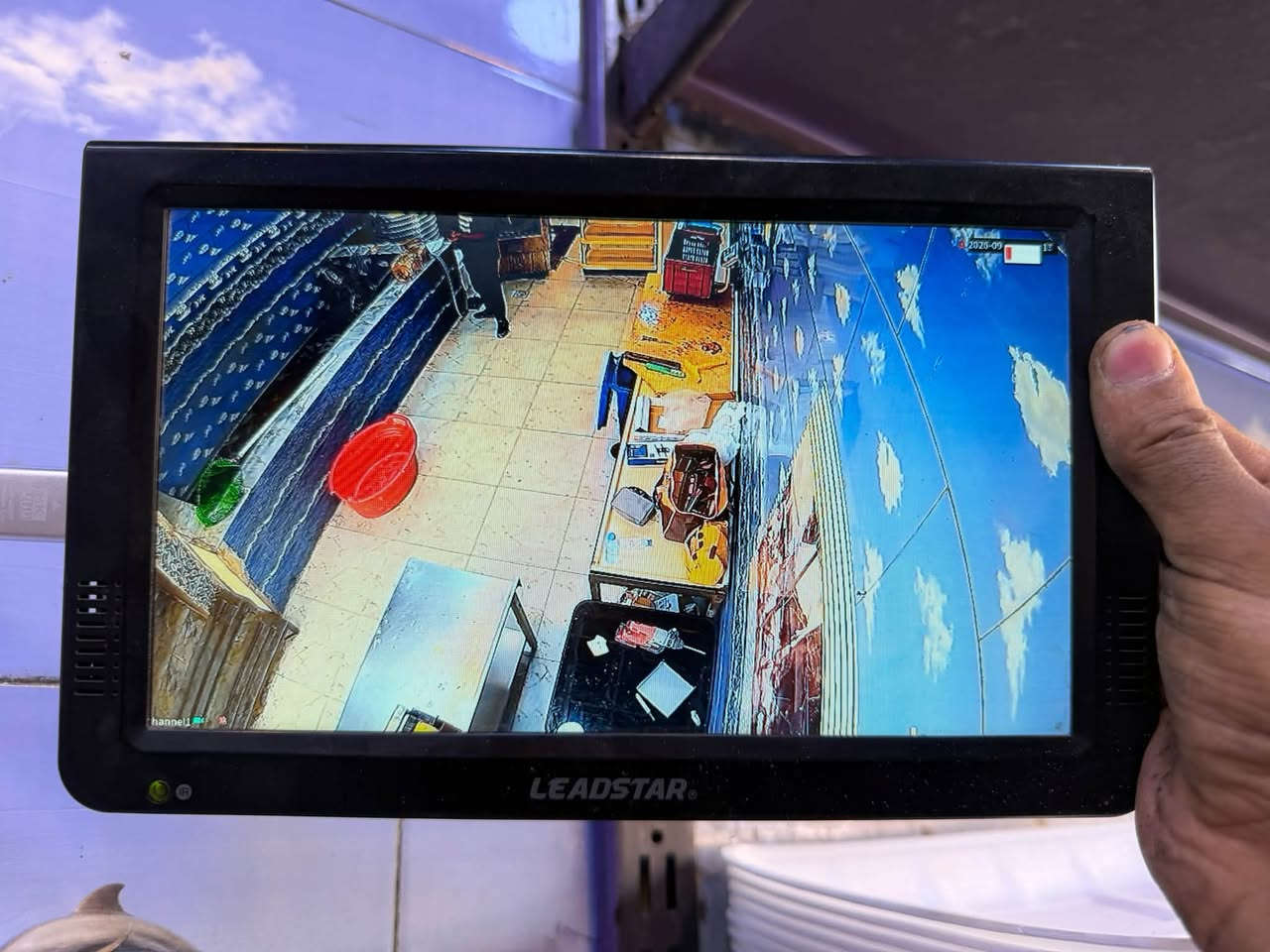 يالله تم بحمد الله 🙏
📹 تنصيب 4 كامرات لمطعم

🔧 تجهيز وتنفيذ بأفضل المواد
📦 تم تجهيز المواد من مكتب نجمة وبأسعار جملة

✨ شغل مرتب • جودة عالية • أسعار منافسة

📍 العنوان: الناصرية – شموخ
📞 فني محمد علي كاظم
***********
