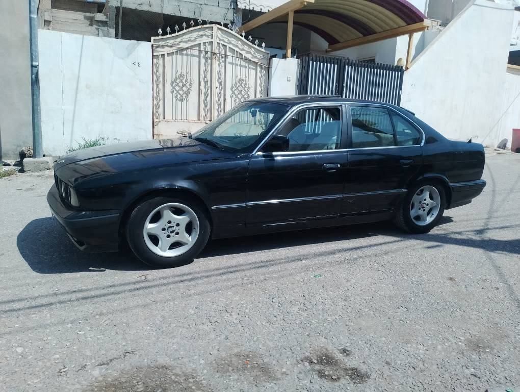 BMW 520i
MODEL 1991
GERعادی
ڕەقەم دهۆک ئەوەلیاتەواتەبەناوناکرێ
چاملغی لای سایەق لێدانی هەیە4تایە پاتری نوێیە2جام سلاید کارەبای ناوفۆڕمیکا
مەکینە520i یابانیەڕەشی قەترانەسعر24کەمەک مجالی هەیەشوێن هەولێربەحرکە
ژ.م..***********
W  M  V لەسەرە
بەس فرۆشتنە أربيل, العراق
