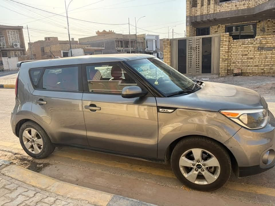 صول 2018 مكينه 1.6  شاشة تحكمات ستيرن وارد امريكي كليييين بدون حادث سياره شرط دهن كلة امزويل بيها بارد بالجاملغ طعجة خفيفة موضحة بالصور سياره تجي وتشوفها شرط احلى من الصور ماشيه 83 الف ميل 
سعرها 117 بيها مجال
مكانها واسط الكوت
***********
