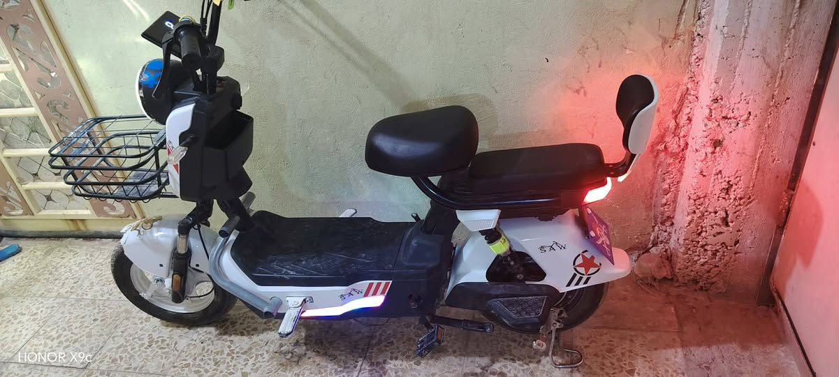 سلام عليكم شباب بسكل البيع شحن  جديد كلش مابي شغل وطلع   250$$***********
