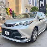 تيوتا سينا • ٢٠٢٥ • ماشيه ١٢ ألف