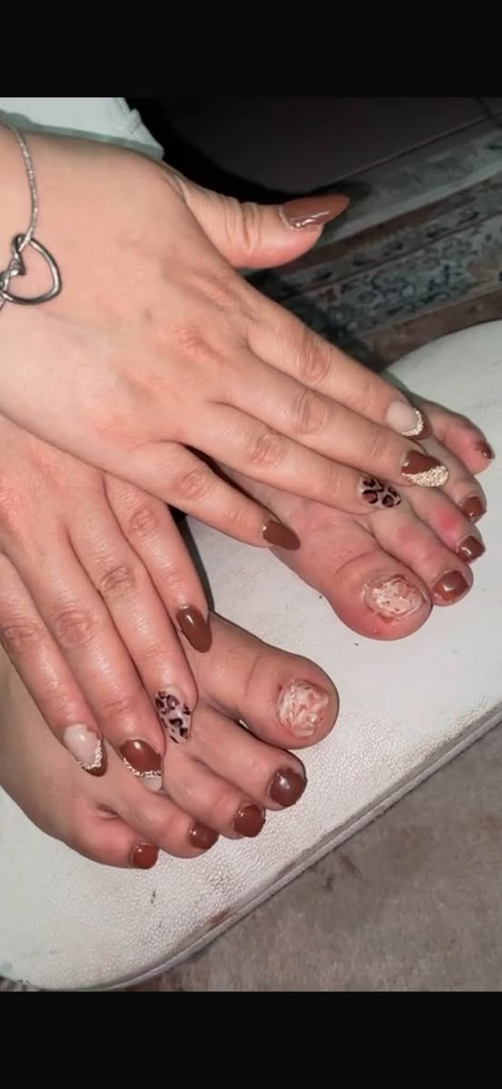 ✨💅 تألقي بأجمل الأظافر مع لمسة احترافية 💅✨
مع رحمه اكرلك بسماية 💕

دلّلي إيدج بأحدث تقنيات تركيب وتزيين الأظافر، بخامات عالية الجودة ولمسة أنيقة تدوم.

🌸 الأسعار:
💎 جل إكستينشن مع ديزاين ظفرين — 25 ألف
💎 أظافر إكس جل — 15 ألف
💎 أظافر فايبر — 10 آلاف
💎 جلش — 10 آلاف
💎 جل إكستينشن سادة — 20 ألف

✨ تعقيم كامل للأدوات
✨ شغل مرتب ودقة بالتفاصيل
✨ تصاميم عصرية تناسب جميع الأذواق

📞 للاستفسار والحجز:
***********

💖 احجزي موعدج وخلي أظافرج تحچي عن أناقتج.
