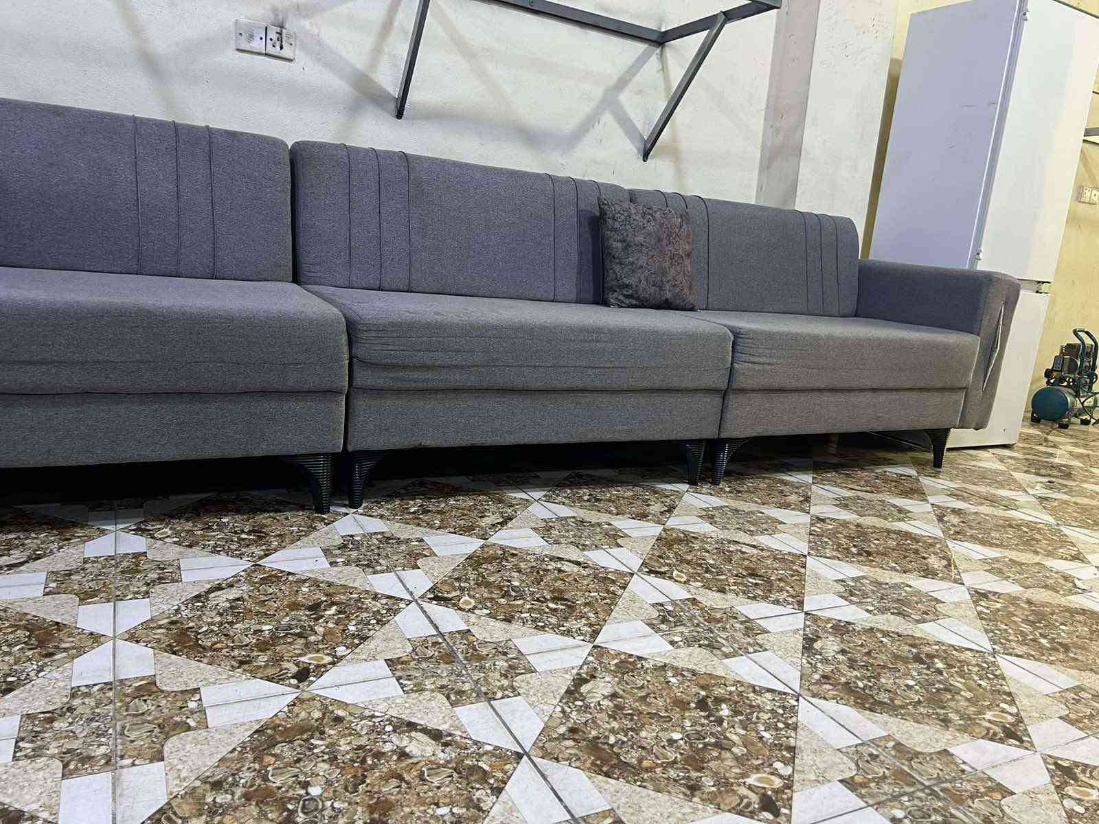 بؤ فروشتن
١٤ نةفةريية
قوماشي كابوية
***********
