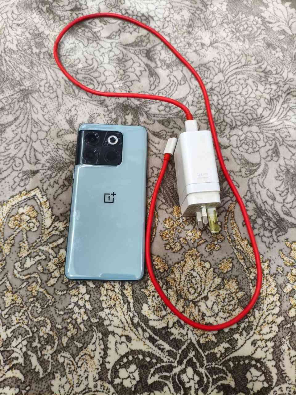 oneplus  10T 5g 
گلۆبالی ئەسڵی
زۆر پاک نەکراوە بێ عەیب   بەزەمان

شەحنی 160واتی خۆی لەگەلە
تەنها کارتۆنی لەگەل نیە

🌟🟣💾 ڕام   16 حقیقی پلەس ١٢  
🌟🟣📟 زاکیرە    256گێگا          
🌟🟣💳ە    2sim
🌟🟣⚙️ پرۆسیسەر    snapdragon 8+gen1 بەڵای خێرای
🌟🟣🎮 پەپجی    120 fps
🌟🟣📷 کامێرا       50mp  کامیرای زۆر جوان     
🌟🟣🔋 پاتری     5000   .  160 وات😲   
🌟🟣 🌊 دژە ئاو 
🌟🟣📲شاشە       ltpoamolid 120hz     زۆر جوان      
🌟🟣 💵   210دۆلار  قفل بێ معاملە تکایە

 *********** وەتسئەپ السليمانية, العراق

