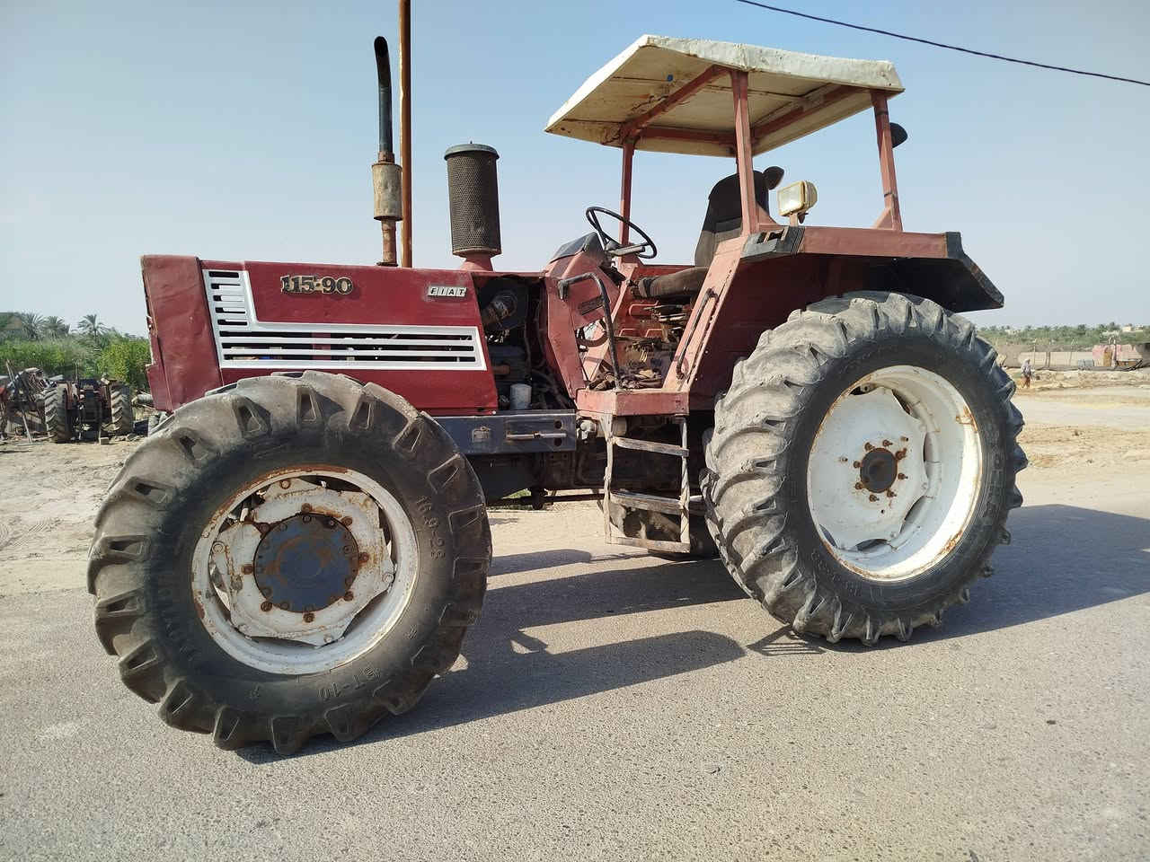 سلام عليكم فيات 115/90 للبيع مكينه 140 سوبر الكير النمره ال1 تفلت مكينه مشدود عليها كيله تريد الكيله او بدون تريد ثكالات موجودات كامل المكينه زوج تاير جديد المكينه جاهزه للشغل شغل وطلع العنوان الناصريه سوق الشيوخ للاستفسار رقم صاحب الكاروبة ***********
