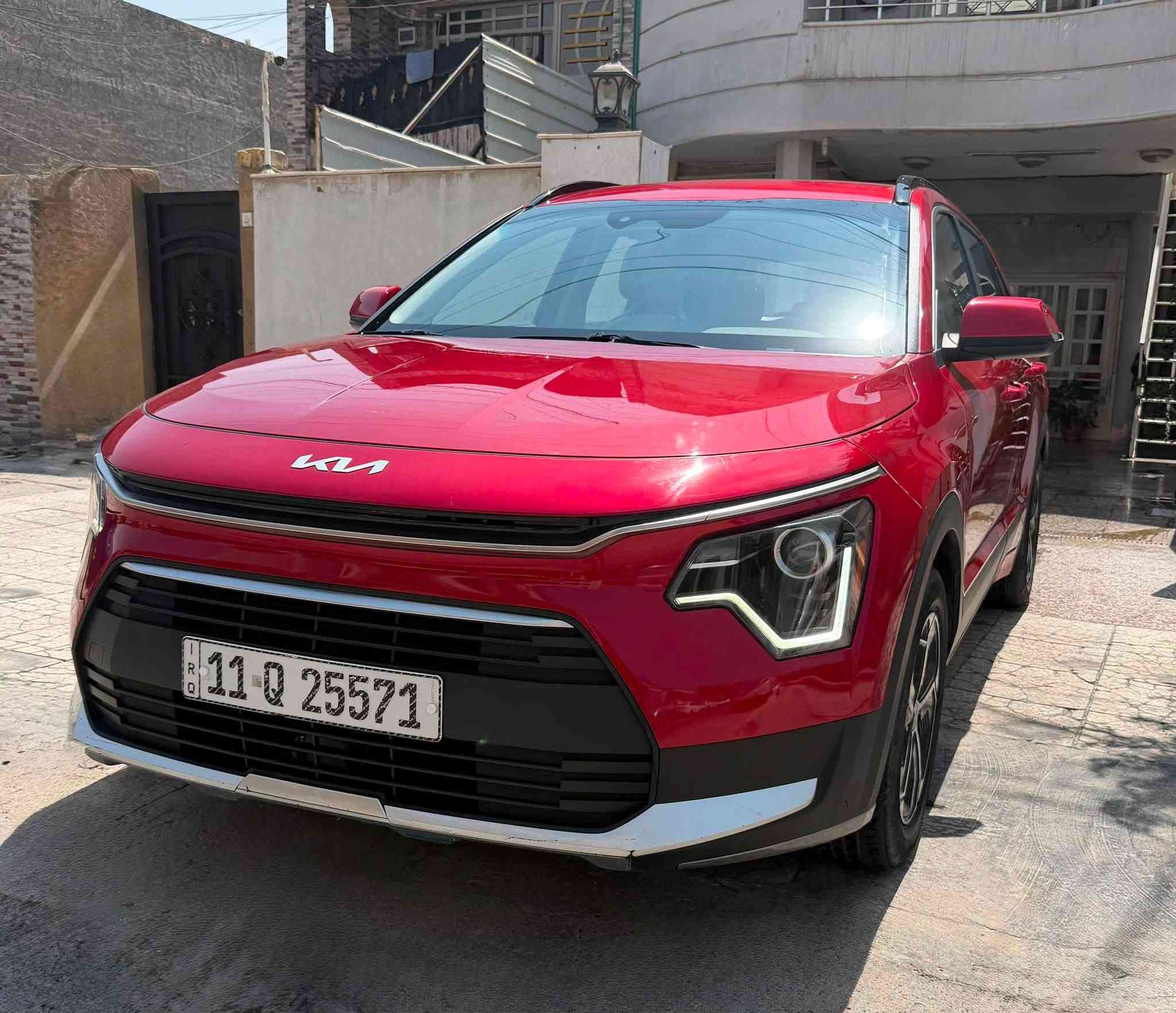 كيا نيرو هايبرد 2023
السعر 145 ￼

وارد امريكي 

عداد السياره 12400mi

السياره نظيفة جدا 

حادث السياره 

جاملغ امامي ايمن و بنيد 

وتعديل بداية الشاصي 

1.6 لتر GDI Hybrid

2️⃣ نظام هايبرد بنزين + كهرباء

3️⃣ قوة 139 حصان

4️⃣ عزم 265 نيوتن متر

5️⃣ ناقل حركة أوتوماتيك 6 سرعات DCT

6️⃣ دفع أمامي FWD

7️⃣ بطارية هايبرد ذاتية الشحن — لا تحتاج شحن خارجي

8️⃣ وضعيات قيادة ECO / SPORT

9️⃣ شاشة عدادات رقمية بالكامل

🔟 شاشة وسطية كبيرة 10.25 إنش

1️⃣1️⃣ Apple CarPlay & Android Auto

1️⃣2️⃣ نظام ملاحة واتصال

1️⃣3️⃣ شاحن لاسلكي للهاتف

1️⃣4️⃣ تكييف أوتوماتيك Dual Zone

1️⃣5️⃣ مقاعد جلدية/جلد صناعي بلون فاتح

1️⃣6️⃣ مقعد السائق كهربائي

1️⃣7️⃣ تدفئة المقاعد الأمامية 🔥

1️⃣8️⃣ تشغيل بصمة وزر تشغيل

1️⃣9️⃣ فرامل إلكترونية + Auto Hold

2️⃣0️⃣ مثبت سرعة

2️⃣1️⃣ كاميرا خلفية

2️⃣2️⃣ حساسات خلفية

2️⃣3️⃣ مراقبة النقطة العمياء

2️⃣4️⃣ تحذير مغادرة المسار

2️⃣5️⃣ مساعد الحفاظ على المسار

2️⃣6️⃣ نظام تحذير ومنع الاصطدام الأمامي

2️⃣7️⃣ مصابيح LED

2️⃣8️⃣ مرايا كهربائية

2️⃣9️⃣ ويل ألمنيوم رياضية

3️⃣0️⃣ مقاعد خلفية قابلة للطي

3️⃣1️⃣ مقود متعدد الوظائف

3️⃣2️⃣ نظام Smart Key

مكان السيارة بغداد زيونة 

***********
