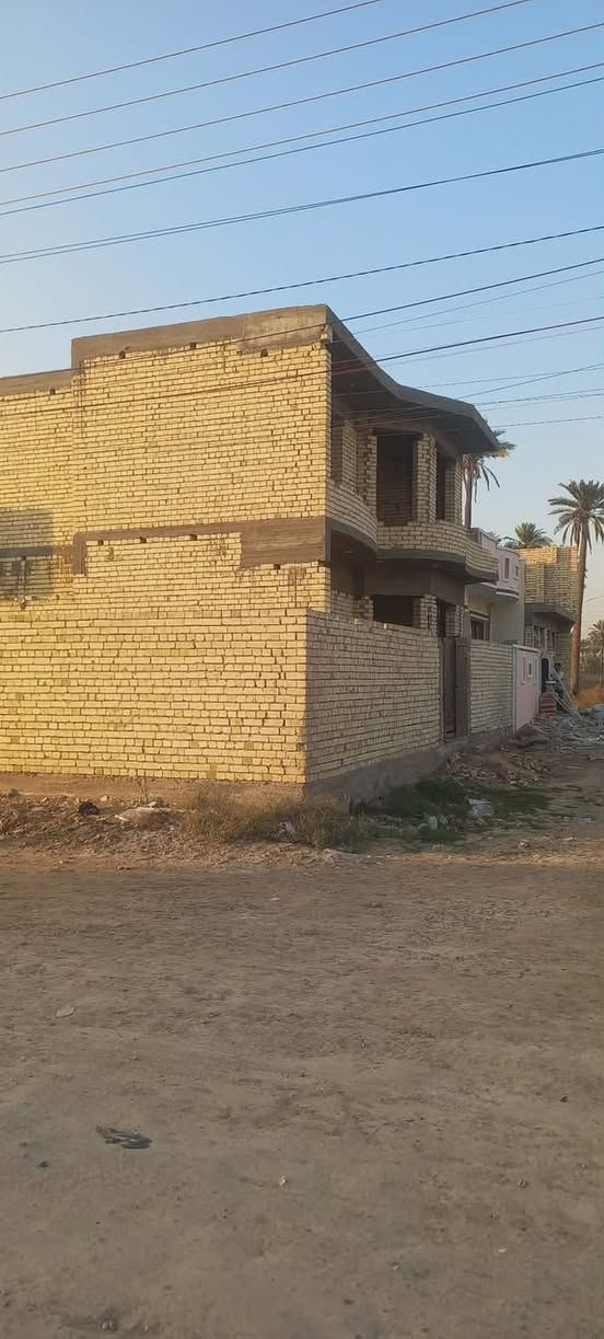 السلام عليكم ورحمة الله وبركاته …
عندي هيكل كامل ٢٠٠ متر بشارع سيد محمد مكتب الجزيرة  بناء طابقين الاول غرفتين نوم وهل وخدمات ومنور وفي الطابق الثاني غرفتين نوم وهول وخدمات وسطح الاستفسار على هذا الرقم  ***********  

هذا صور البيت
