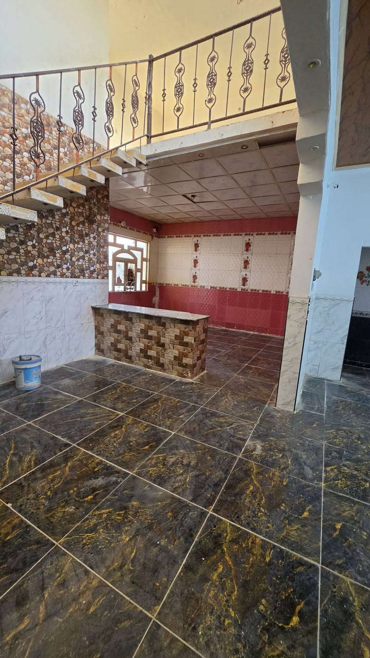 سلام عليكم  بيت ل ايجار 150متر    تفاصيل ال بيت. 2 غرف نوم  صاله  ستقبال   و مثل ما موضح بل صوره بيت  مرتب
مقايبل قريه  الغدير  يبعد عل شارع 200  متر +شارع  مالته تبليط 
  رقم الهاتف ***********
سلام عليكم  بيت ل ايجار 150متر    تفاصيل ال بيت. 2 غرف نوم  صاله  ستقبال   و مثل ما موضح بل صوره بيت  مرتب
