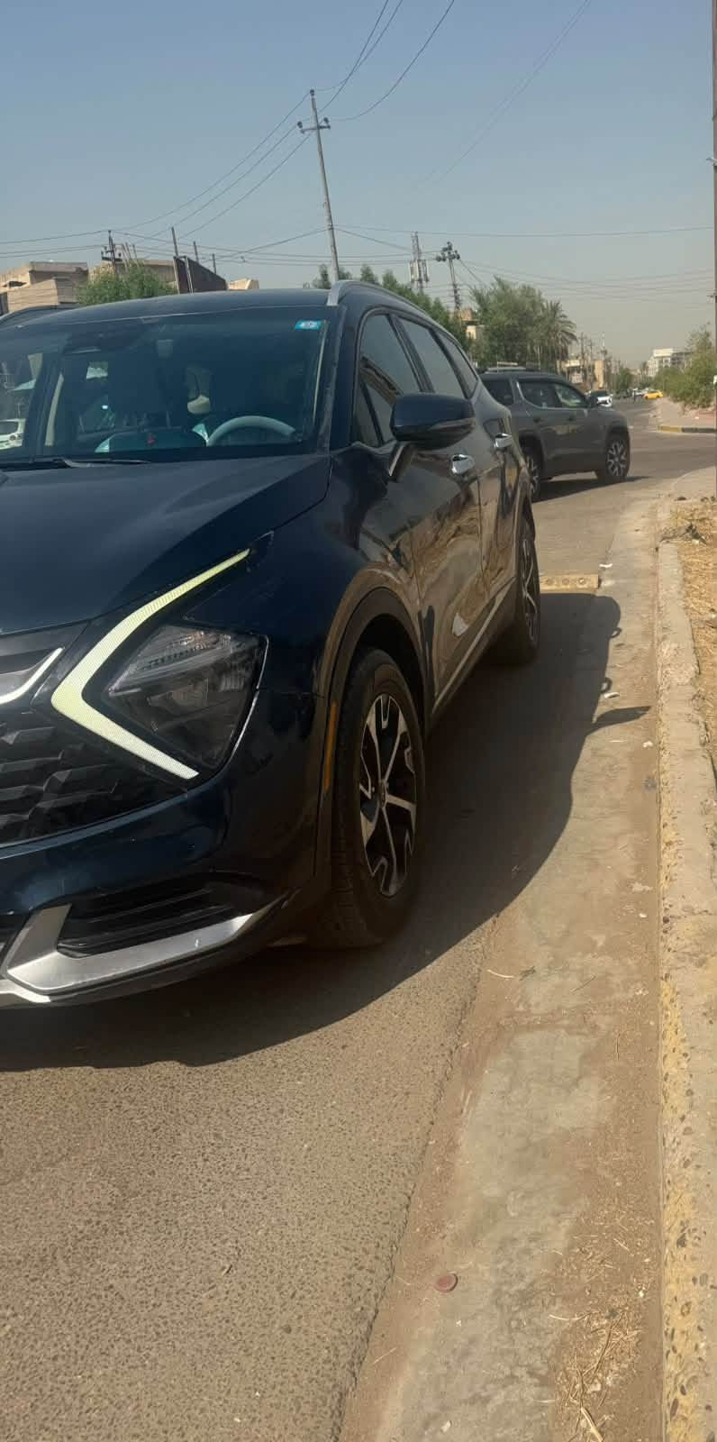 #سبورتج  هايبرد|KIA Sportage
 - موديل 2023  
مرقم بغداد  //سعر 156 
  مواصفات 
فور ويل  4x4
 محرك 1.6 لتر توربو هايبرد بقوه240 حصان (اقوى من جميع اصدارات سبورج واكثرهن اقتصاديه وعمليه)
 ‏تمشي بتفويله وحده 950km
 ‏#العداد 17الف سياره ترايك زيرو
 ‏#سياره وارد أمريكي بيها قطع صبغ 
 ‏#اللوحات بغداد بسمي 
كير ماوس اوتيماتك 8 سرعات
تشغيل ذكي ( بصمة ) ,تشغيل عن بعد
شاشة Apple CarPlay, android auto 
تحكم ستيرين كامل مع تدفئه 
هاند بريك كهرباء
 شاشة كبيرة ( GPS )
 رادارات 360 
حساس خلفي
شاحن وايرليس
كرسي كهرباء 
تدفئة المقاعد الامامية
تدفئه مقود 
 هاند بريك كهرباء 
 مانع انزلاق 
 اوتو هولد ( AUTO HOLD )
 مساعد نزول المنحدرات 
 سستم صوت مميز
 ‏انظمه قيادة متعدده
 ‏نظام قيادة ذاتي
 ‏كشنات جلد فاخر طبيعي
 ‏منافذ USB +أواكس
للستفسار *********** رقمي اسيا فقط واتساب 
*********** مكاني بغداد الدوره
