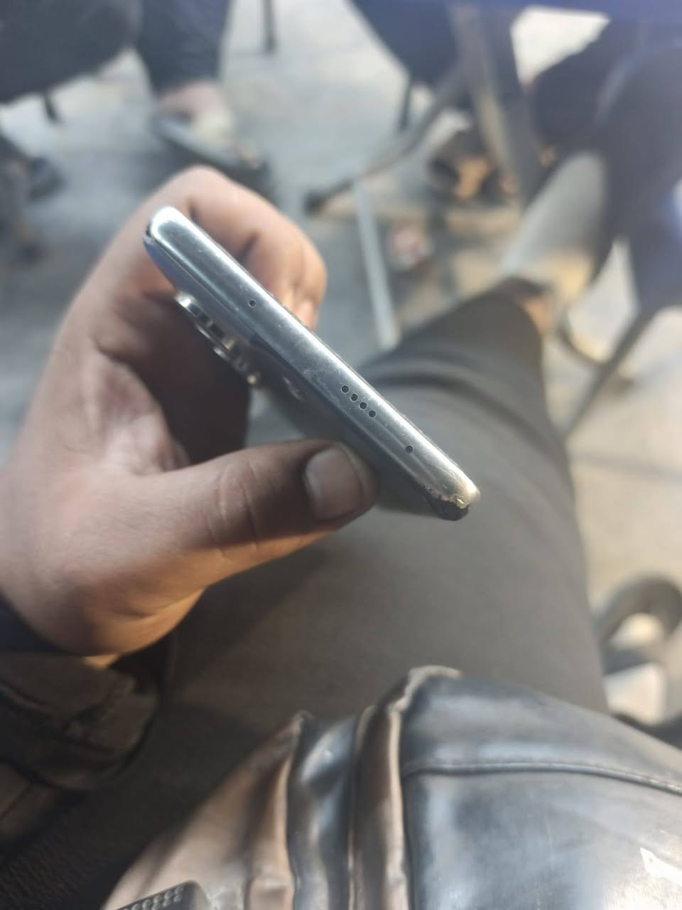 يسلام عليكم جهاز تكنو كومون 40 TECNO CAMON 40 ذاكره 256  ضربه بس بضهر جهاز نضيف مثل مابين بصوره مروس حسب القناعه عنون بغداد تقاطع النهروان *********** وتساب تصال موجود

