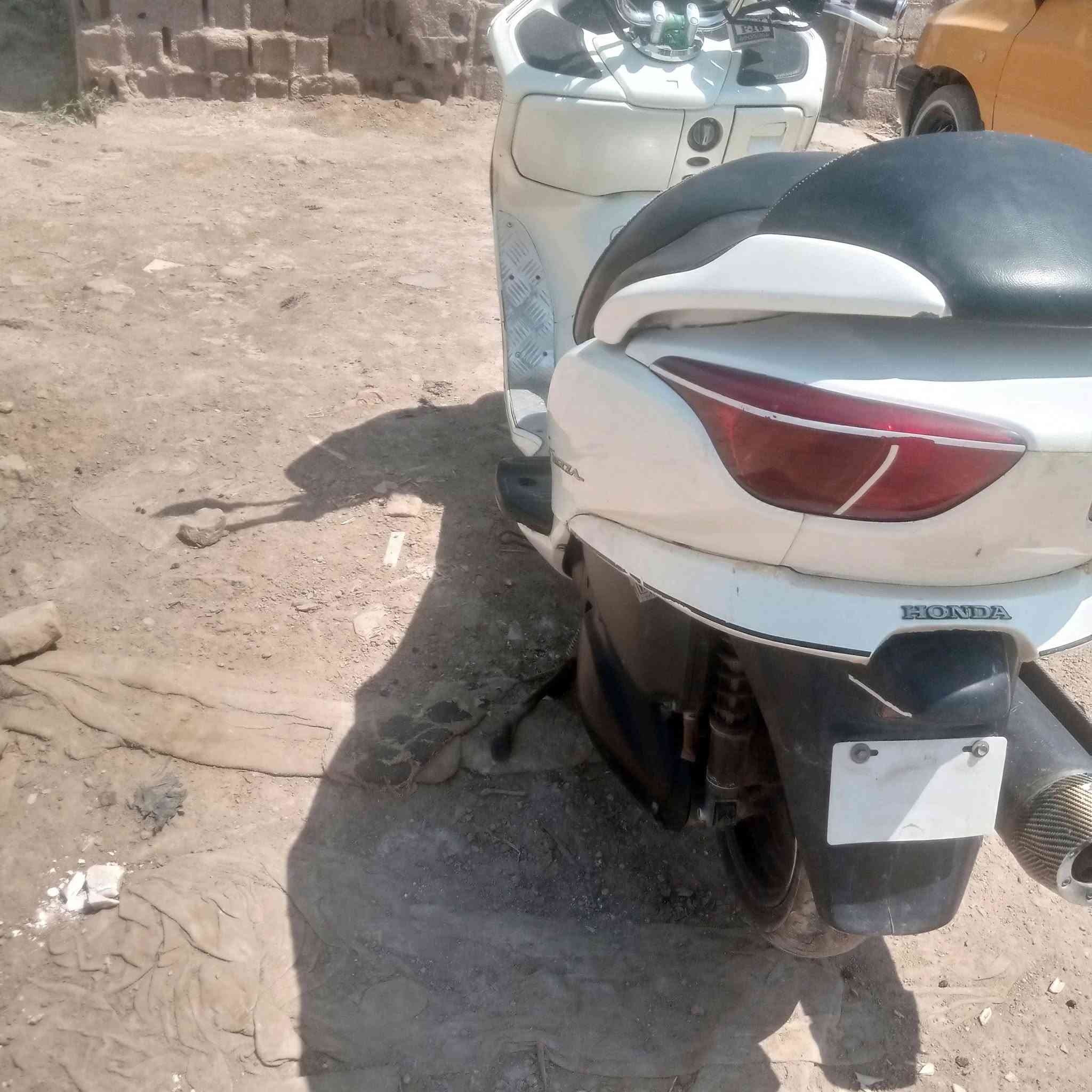 البيع فورزه طفر 9 جازه مكلشي مكان كوت شارع النفط سعر 600 وبيه مجال رقم ***********
