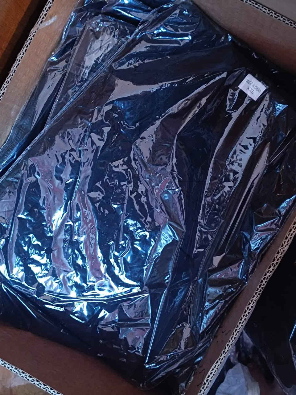 عندي شلعة دشاديش سوده كشمير 
 ١٧  قطعه قياسات مختلفه وتكون موديلين نفس الصوره سعر ٩٥ الف‏
‪***********‬‏
