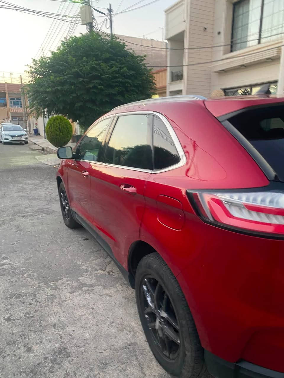 السلام عليكم سيارة فورد ايدج selللبيع مواصفاة محرك ecoboostسعة 2.0لتر تيربو 4سبندر مقعد السايق كهربائي بريك طوارئ نضام الحفاظ على المسار مثبت سرعه سعرها 135$ للاستفسار ***********
