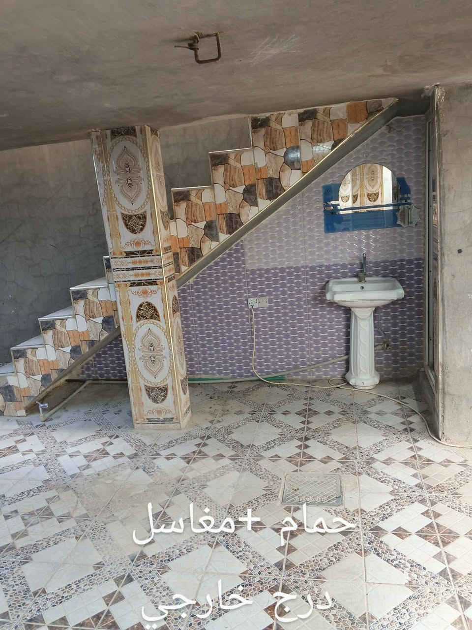 🏠 بيت حديث للإيجار
📍 الموقع: منطقة 3000 – خلف التجاري
📌 مدخل ديوم، مقابل مكاتب العقار
🔹 المساحة: 100م² (10×10)
🔹 الطابق الأول:
• غرفة + صالة + مطبخ
• حمام داخلي
• حمام خارجي
• كراج سيارة
• درج داخلي وخارجي
🔹 الطابق الثاني:
• غرفتان
💰 الإيجار: 250 قفل
⚠️ البيت لعائلة صغيرة فقط.
📞 للاتصال والاستفسار: ***********
يرجى قراءة التفاصيل كاملة قبل الاتصال.
