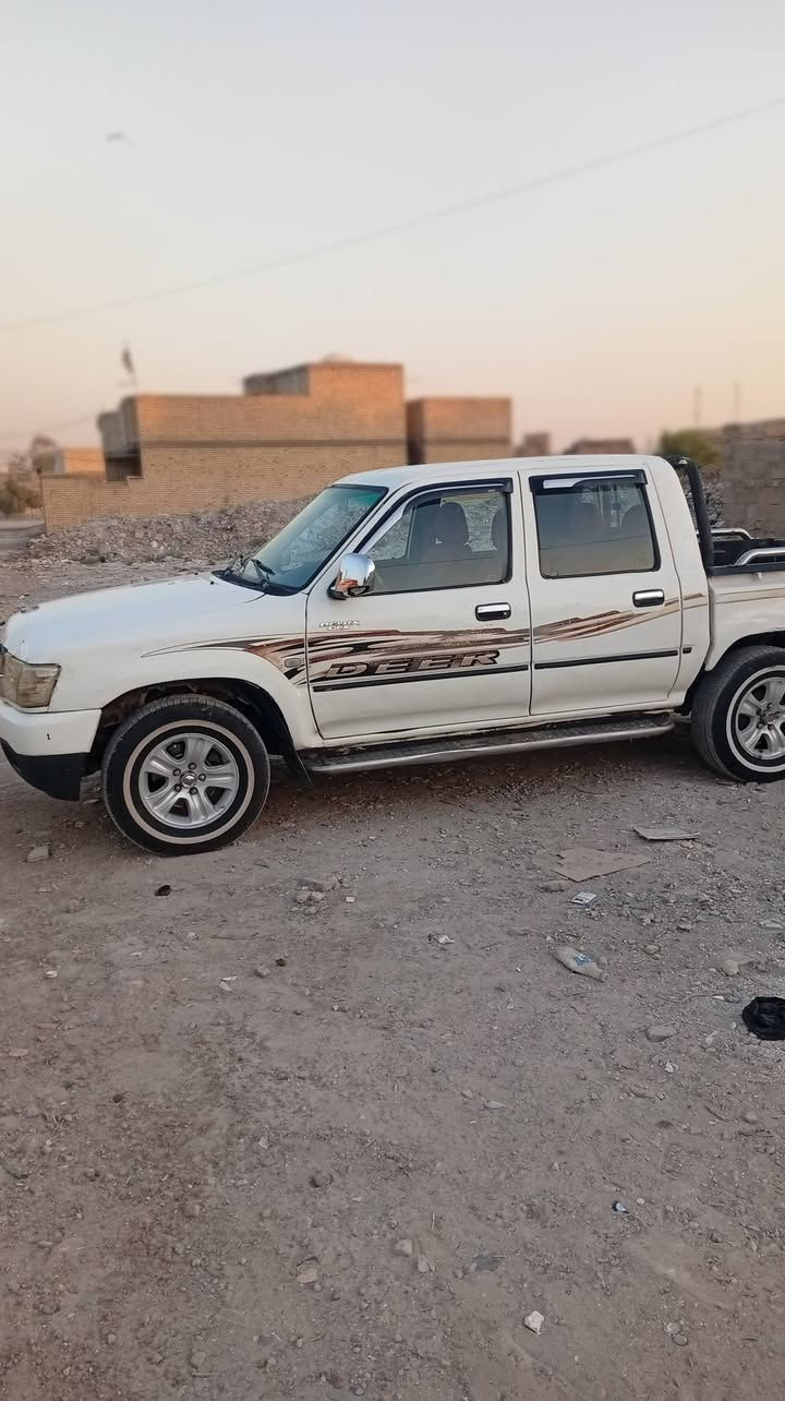 السلام عليكم سياره دير البيع سياره مكفوله من ضربه وكلبه سياره جاهزه مديل 2013 سنويه جديد تحويل ثاني  المكان بغداد زعفرانيه  سعر53ورقه رقم الهاتف  ***********
