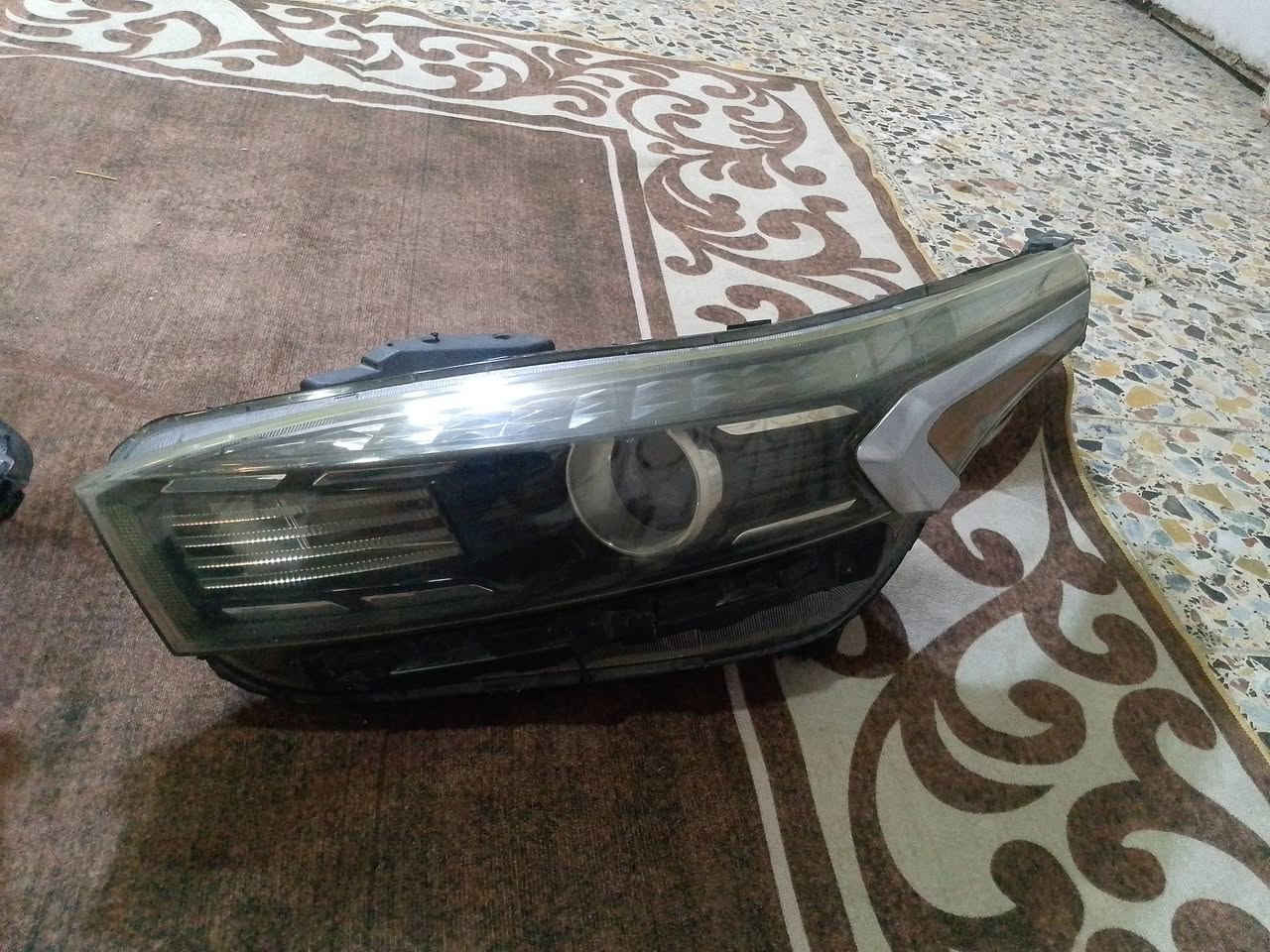 السلام عليكم  مازدات اصليات فورتي 23 بدون ليد

السعر 325 وحده أصلية والثانية اصلية فقط مبدل جامة 

بيها صفار قليل كلش نضيفات 
*********** رقمي
