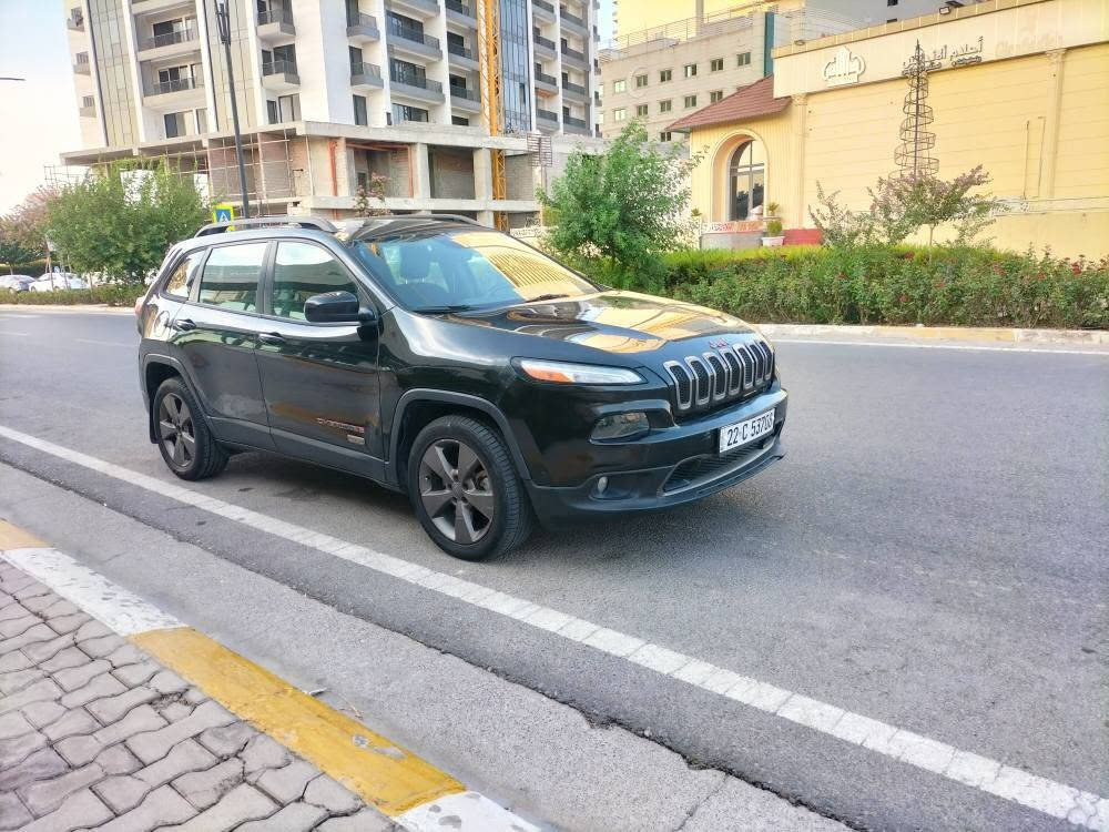 جيب شيرؤكي موديل 2017 بئ سبوغ هيچ سبوغي نيا موبايل ***********سعر99 گيرومه كينا به شه رته نه كرايته وا مكينا 4پستن عجم 2.4 بئ تؤربؤمه رغو به مواصفات شاشا گه ورا پانو رامه سندوق شفت گوشين كاره بايي 60 ميل رويشتيا سه نه وي به ناوي غؤمه هه تا 2030 نويا رسمي امريكام دانايه  هه ر هه موي به شه رتا أربيل, العراق

نص مكتوب في الصور:
- ¡Verificación completa de este VIN! Eliminar VIN 35073 mi C4PJLCB2HW535G88