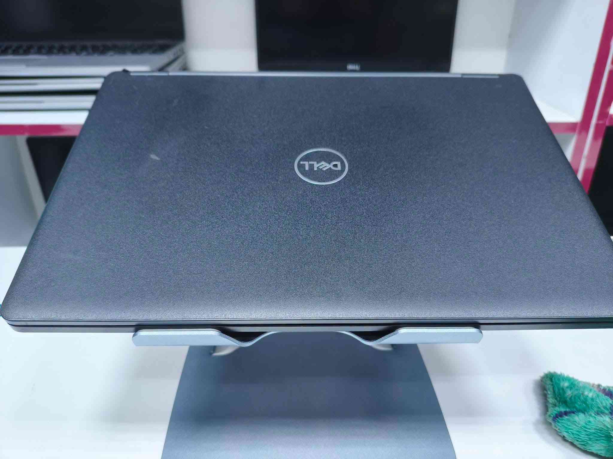 لابتوب الأداء القوي والسرعة الفائقة Dell Latitude 5490
بمعالج Cor i7 وجيل8 ،وكل هذا  —  وبسعر 380الف فقط🔥

إذا تبحث عن لابتوب يجمع بين القوة، الخفة، والاعتمادية للمهام الصعبة، الدراسة، أو العمل.. فهذا الجهاز هو خيارك الأفضل

—أبرز المواصفات: 
-معالج: Core i7 U  
-الجيل: الثامن
-التخزين: 256GB SSD M.2
-الرام: 16 GB DDR4
-الحجم: 14 FHD
-كرت الشاشة:Nvidia MX130 2 gb

🚕 التوصيل مجاني لجميع المحافظات 
—الملحقات: 
🔌شاحنة اصلية
🖱️ماوس
💼جنطة 
تواصل واتساب: ***********

نص مكتوب في الصور:
- System Information
- Time of This Build: Wednesday, April 3, 2025, 11:29:23 AM
- Computer Name: DESKTOP-DB444B0
- Operating System: Windows 11 Pro 64-bit (10.0, Build 26200)
- Language: English (Regional Setting: English)
- System Manufacturer: Dell Inc.
- System Model: Latitude 5490
- BIOS: 1.41.8
- Processor: Intel(R) Core(TM) i5-8350U CPU @ 1.70GHz (8 CPUS), ~1.9GHz
- Memory: 16384MB RAM
- Page File: 5677MB used, 15212MB available
- DirectX Version: DirectX 12
- WHQL Signatures:
- DxDiag 10.00.26100.0118 04:08 Unicode Copyright © Microsoft, All rights reserved.
- Task Manager
- Performance
- CPU
- 1% 1.34 GHz
- Memory
- 5.7/15.8 GB (36%)
- Disk 0 (C:)
- SSD (RAID)
- 0%
- GPU 0
- Intel(R) UHD Graphics 620
- GPU 1
- NVIDIA GeForce MX130
- 3D
- Copy
- Compute_0
- Compute_1
- Dedicated GPU memory
- 0.0/2.0 GB
- Control Panel WeChat Firefox Outlook
- 11:37 AM
- 4/9/2025