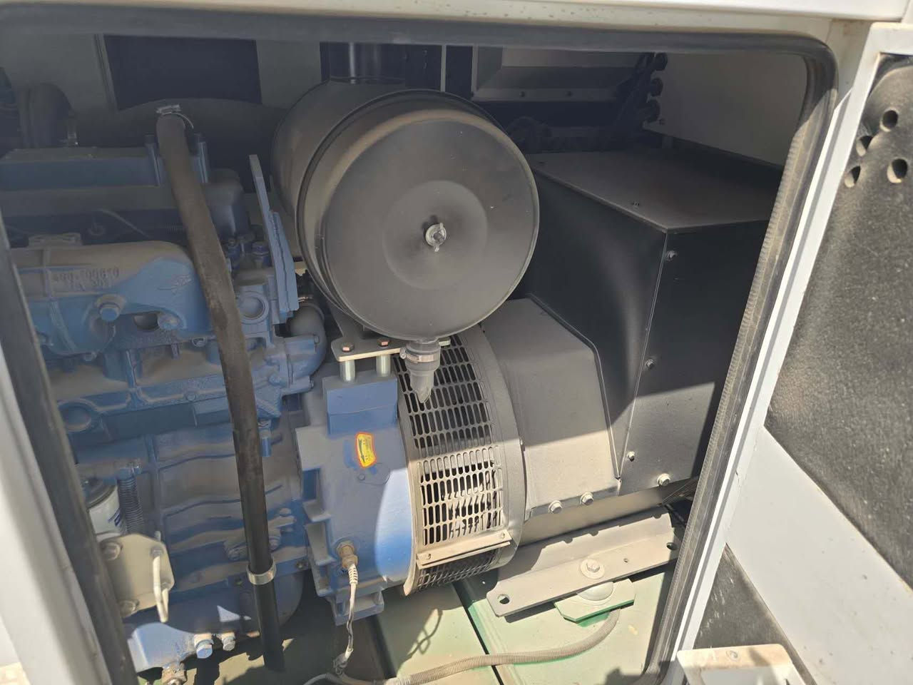 مولد كهرباء صيني 120 kv مشتغله لمده شهر على وضع الشركه موجوده في بغداد العرصات للبيع بسعر ١٢٠٠٠$ التواصل على هاتف ***********

