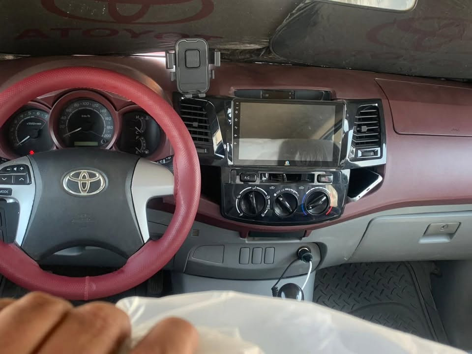 هايلوكس • ٢٠١٠ • جاهزه تحويل