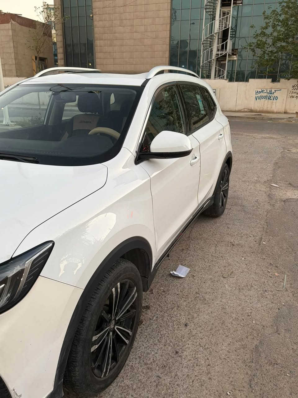 للبيع سيارة MG RX5 2023 
خليجي بأسمي استلام من الوكالة رقم بغداد 
محرك 1.5T كير AT ماشية ٤٦ الف كم تحت الضمان ٦ سنوات او ٢٠٠ الف كم ومستمر على الصيانه في الشركة...بدون صبغ فقط بارد في البنيد على كد كف اليد و بارد في الصندوق على كد اصبعين..
موجودة في بغداد اليرموك الداعي للبيع لشراء MG RX9 الحديث
السعر      137 وبيها مجال ***********

