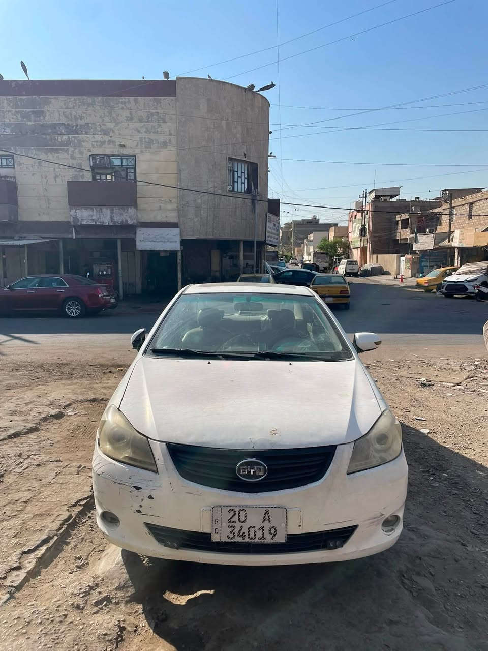 سلام عليكم BYD G3 ٢٠١٣
‏السياره حلوه ونضيفه وتبريد ثلج كير اوتو محرك ١٨٠٠ 
مواصفات السياره (بصمه _فتحه_ايضا بصمة ابواب _حساسات خلفيه_نضام نذار _تحكمات ستيرن)
السياره بسمي شخصياً وشرط التحويل مكانها بغداد 
السعر ٤٢ وبيها مجال واني بالخدمه 
***********
