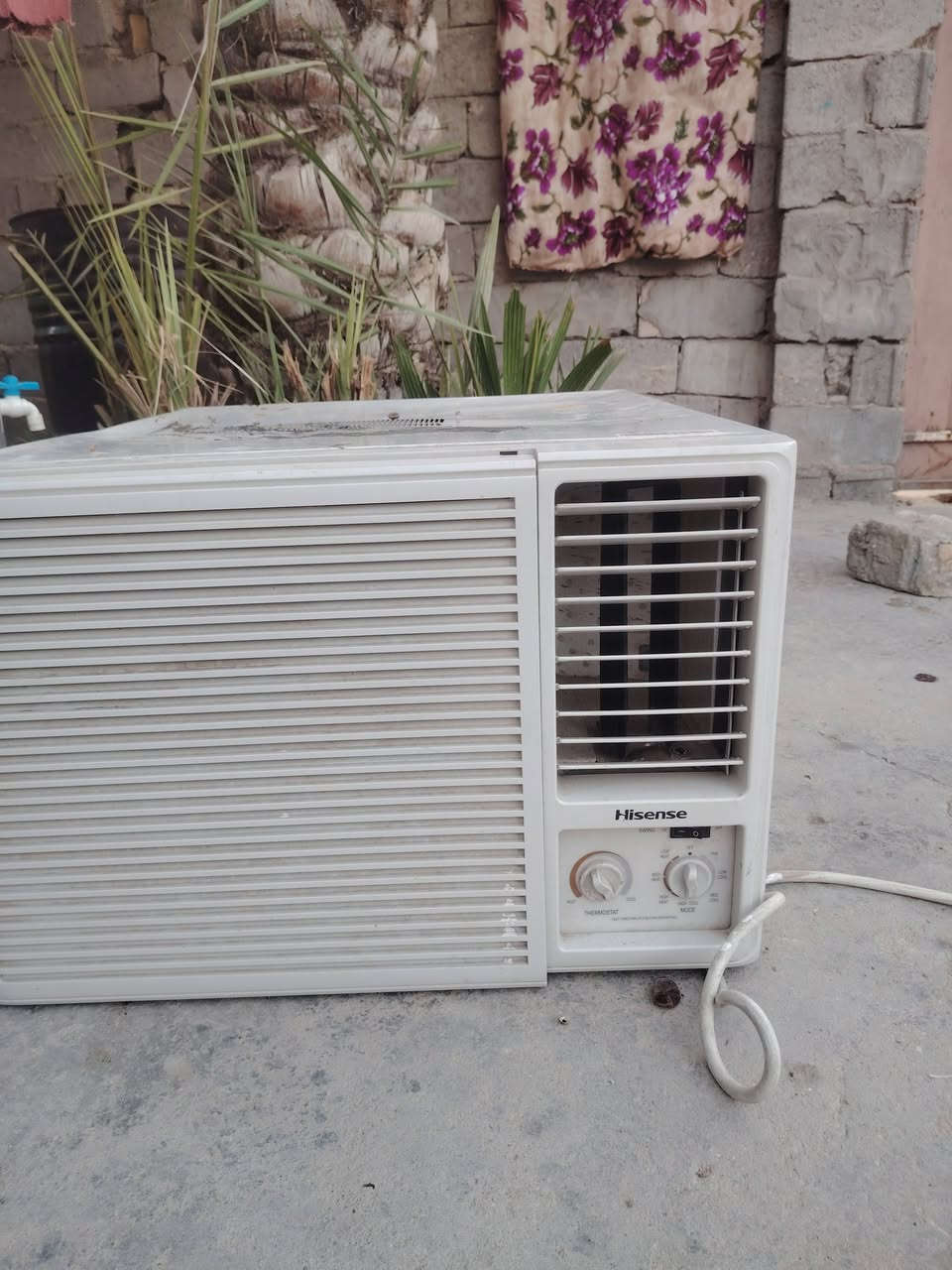 سلام عليكم مكيف طنين للبيع مشتغل موسمين مكاني كربلاء امن الداخلي شرط الشغل تبريد ثلج ابيعك عل فحص السعر ٣٠٠ وبي مجال ***********
