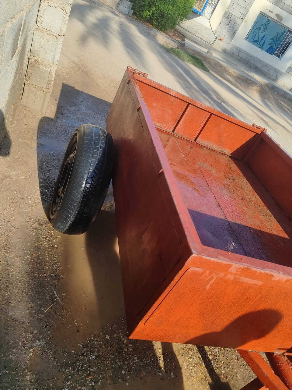 عربانه للبيع نظيفه كلش ترهم على كلشي السعر ٢٥٠ وبيه مجال ***********
