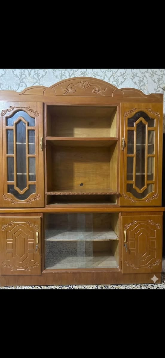 معرض للبيع السعر ٥٠ وبي مجال للتواصل 
***********
