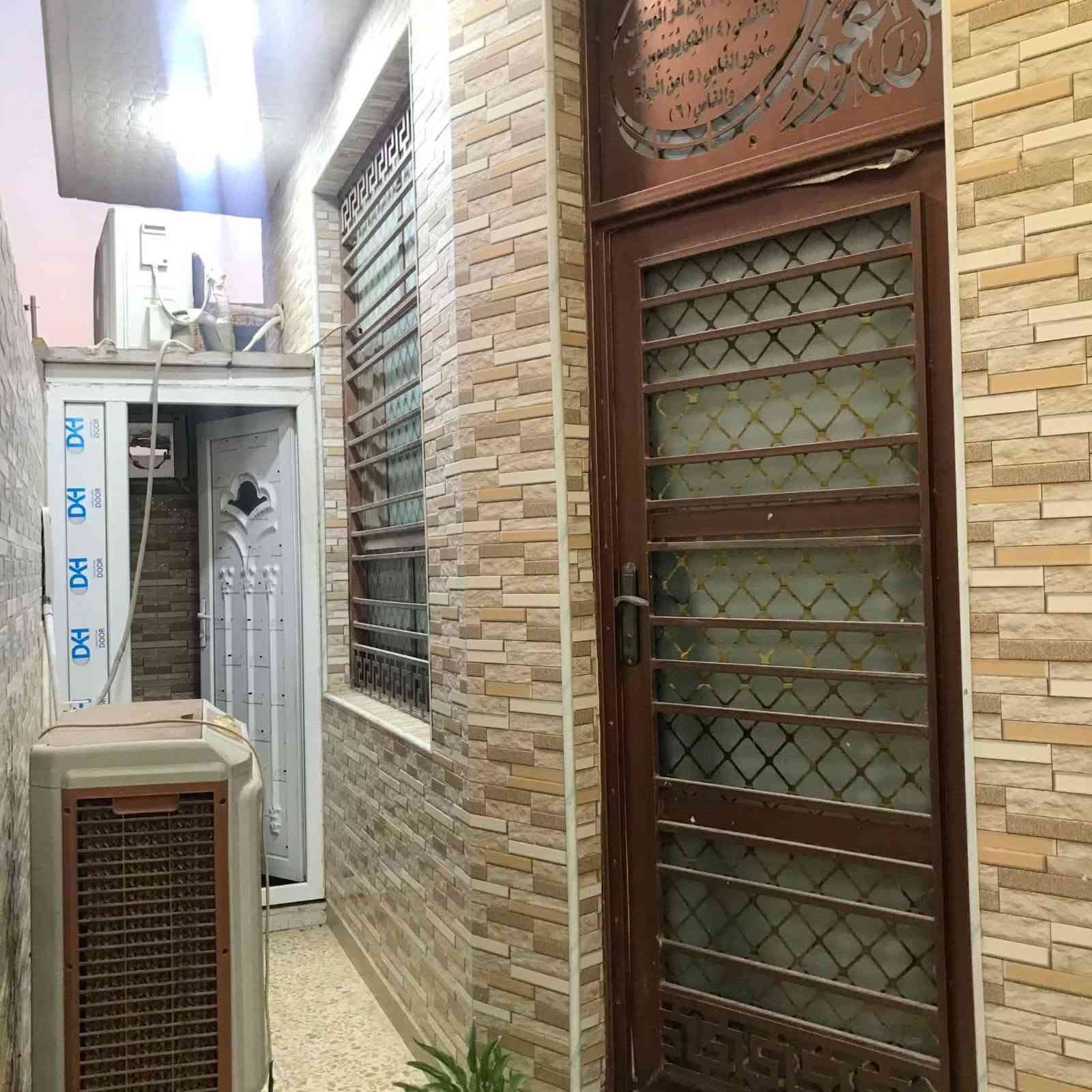دار للبيع موقع مميز
العنوان: ازوير مقابيل المدهش(تقسيم حسين مارينا)شارع تبليط عرض عشره متر
​المساحة: 110 متر (زراعي سند 25)
​المواصفات: ثلاث غرف نوم، استقبال، هول، مطبخ، صحيات داخليه وخارجيه.
​خيارات البيع: بيع مباشر 
​📞 للاتصال: ***********
