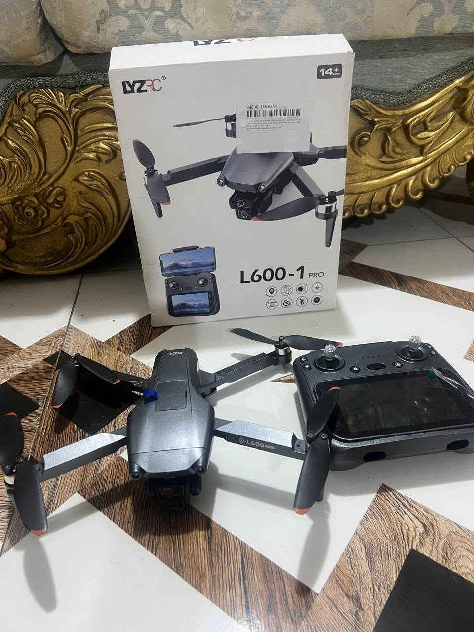 سلام عليكم درون
L600 pro
البطارية وياه وحد 

وقت طيران 30 _35دقيقة 

دقة عالية حلوة

درون أثقل وأكبر ومحركانه أقوى L600 pro

إرتفاع 300_400

مدى3 كيلو متر

 رجع تلقائي و جي بي اس بيها

دقتها 1080

السعر 155وبيها مجال الطيبين 

مكاني كربلاء المقدسة توصيل ماكو

هذا رقمي بي واتساب ***********

