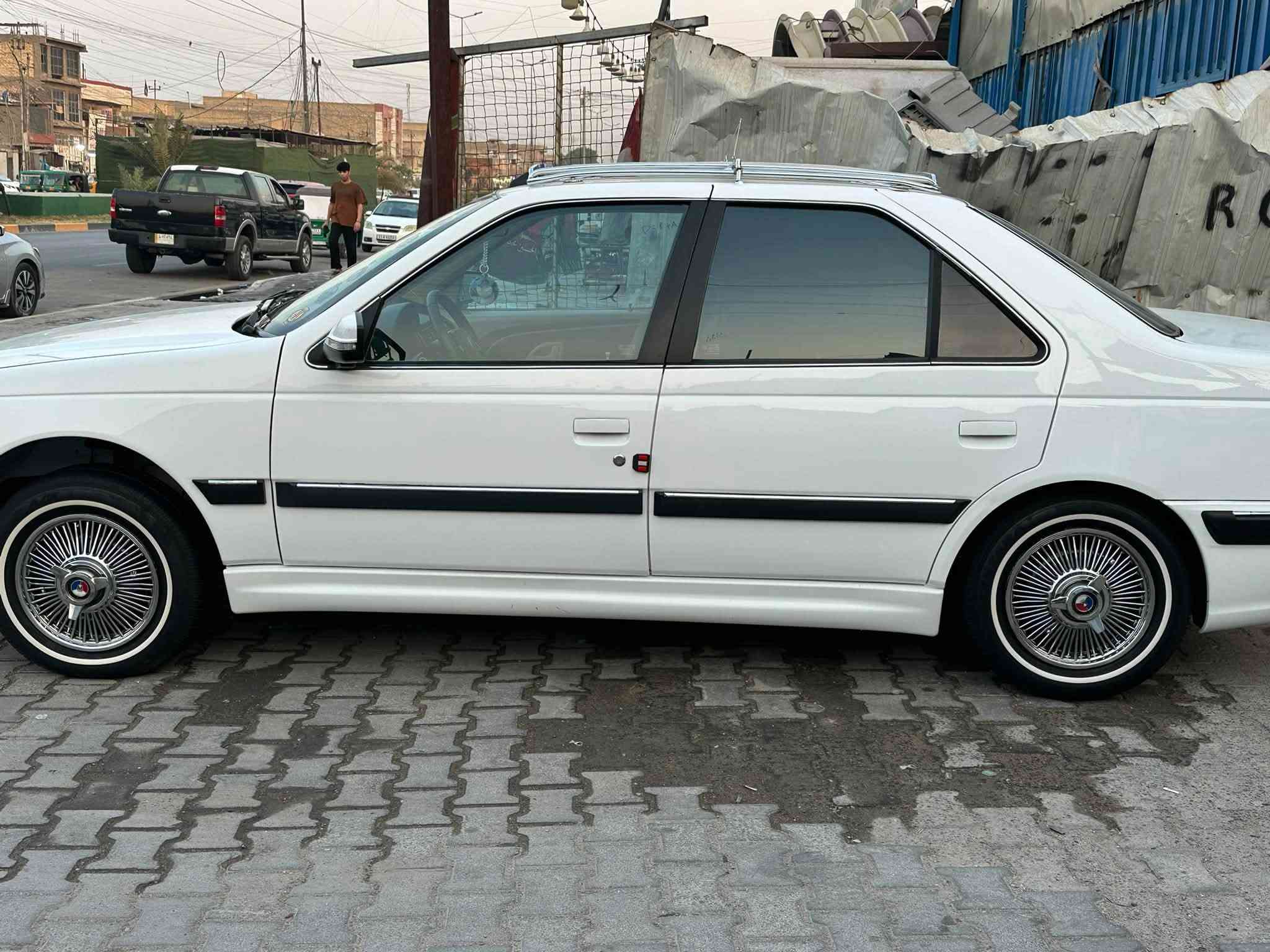 سلام وعليكم بيجو بارص مديل 2025 سياره كفاله عامه ماشيه 26 الف سبير ما نازل ع وضع شركه دوشمه عام مكاني بغداد 
ملاحضه سياره بدون غراض ***********

