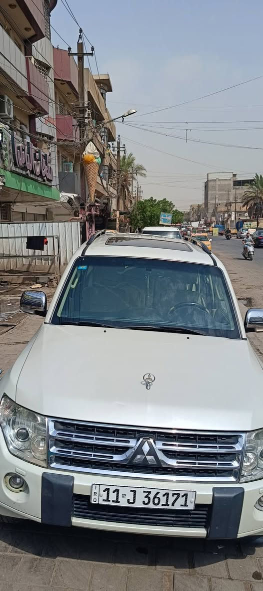 باجيرو حبتور
2010محرك 3500المرغوب فورويل 
تبريد 3 قطع 
فتحه سقف 
دمام خلفي 
مري شفط 
اشارةترحيب 
شاشه كبيره 
حساسات خلفية 
كامرة خلفيه 
سبعه راكب 
ثلاجه 
رقم بغداد ابسمي 
ملاحضه بيه دخانه بس من اشغل وتروح لو لستيك ولف لو رنك *********** المكان الامين الثانيه السعر 120 بيهه مجال حق الجيه
