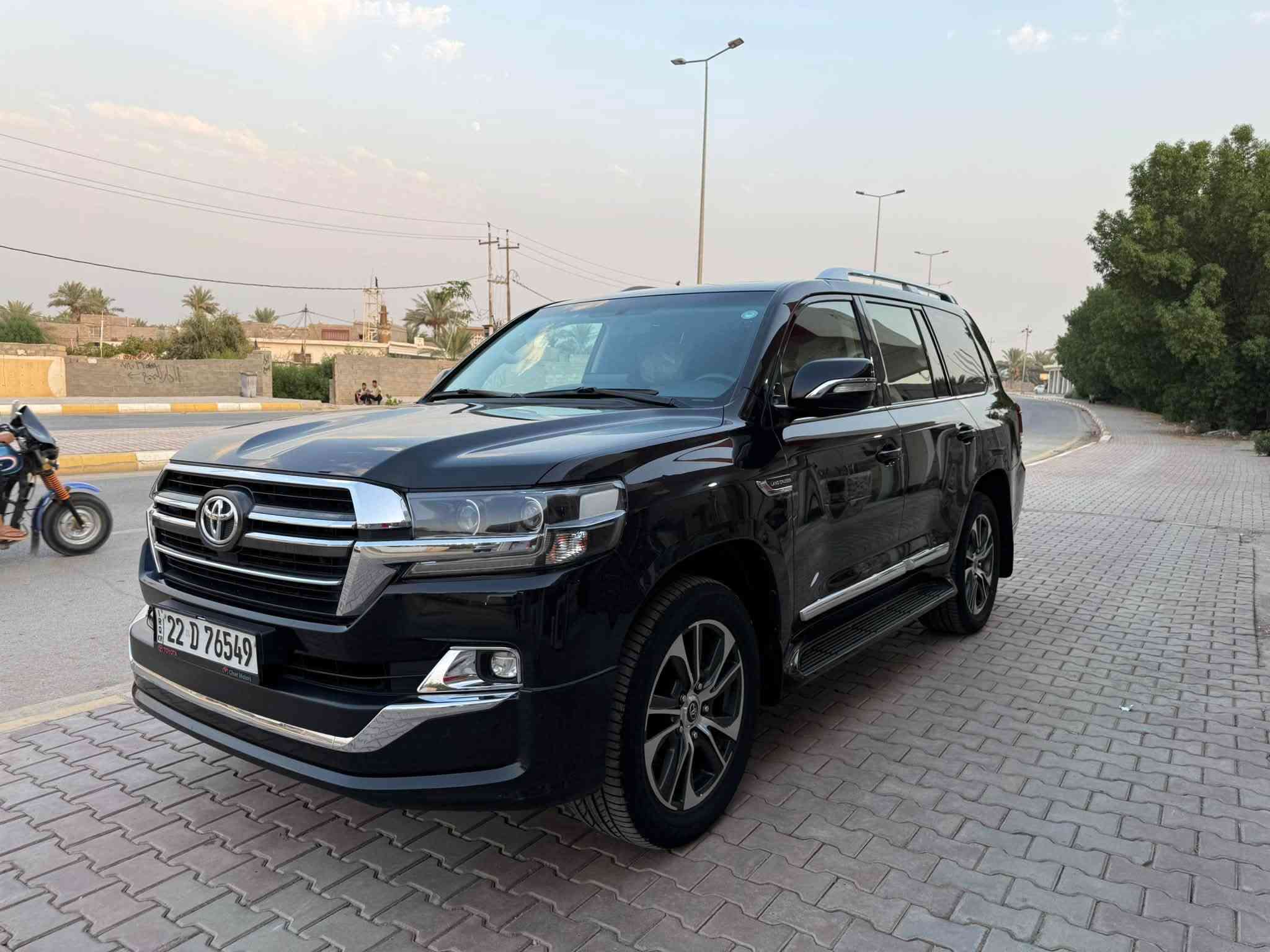 سلام عليكم 
تويوتا لاندكروز 2020 كراند تورنك
رقم اربيل جديد 
تريد تحويل او وكاله 
فول موصفات GXR 
6 سلندر 
مكفوله كفاله عاامه 
ماشيه 104 حقيقي 
العنوان واسط قضاء الزبيدية 
***********
