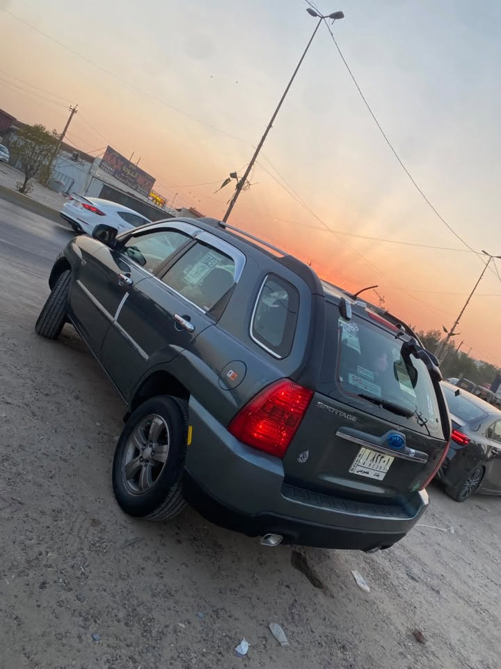 السلام عليكم كيا سبورتج مديل 2009امريكية جاملغ الامامي بدون دواخل ليبل واحد سياره شاصي لغد تكم مكفولات شركه صدر خلفي امامي جدد تخم تاير ويل جدد مكينه 2000دوش مرغوب تبريد نقص بس غاز كنبريسرً جديد بس غاز سياره خير من الله جديده بيه ٤قطع كلير بدون صبغ رقم بغداد بسمنة سياره مال بيت تعبانين عليه التراي لل بصره ناعمه كلش سعر 95وبيه مجال بيع او  مراوس رقمي ***********
