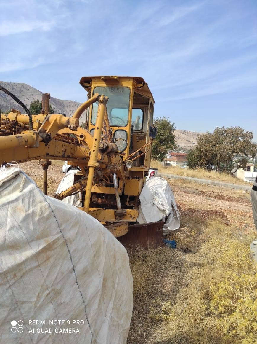 گریدەر کۆماسۆ g37 بۆ فرۆشتن گێڕ و مەکینە مەزبوت 80 ورقە و معاملە
***********
كريدر كوماتسو G37 للبيع، القير والمكينة بحالة ممتازة، 80 ورقة وقابل للتفاوض.
