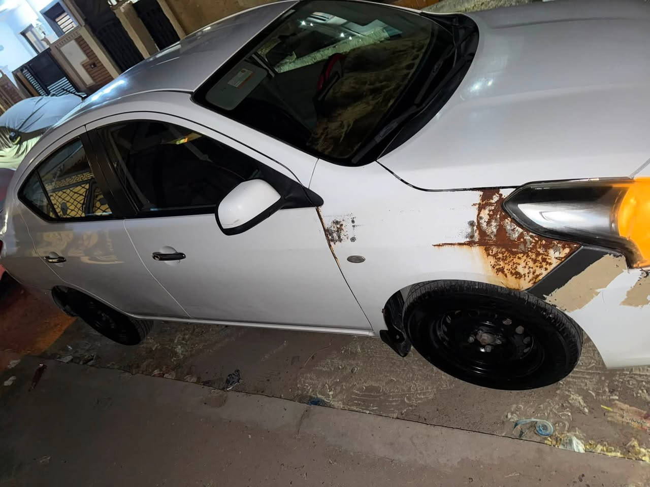السلام عليكم نيسان سني 2019 ماشيه 89 الف للبيع عليه غرامات 800 الف تفاصيله مذكوره بالفديو ايرباكات سليميه اي ظربه داخليه مابيه الكشر بالفديو واضح عنوانه السيديه *********** السعر صافي مالي غرض بكلشي لا غرامات ولا غيرها ب 75 ورقه قفل قفل مابيه اي مجال تعجبك على راسي متعجبك هم على راسي
