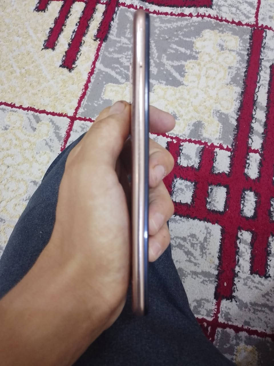 السلام عليكم 
تلفون للبيع اسم الجهاز Galaxy A7
التلفون شغال الذكره 128 البطاريه 5000
السعر خاص 
المكان سامراء

