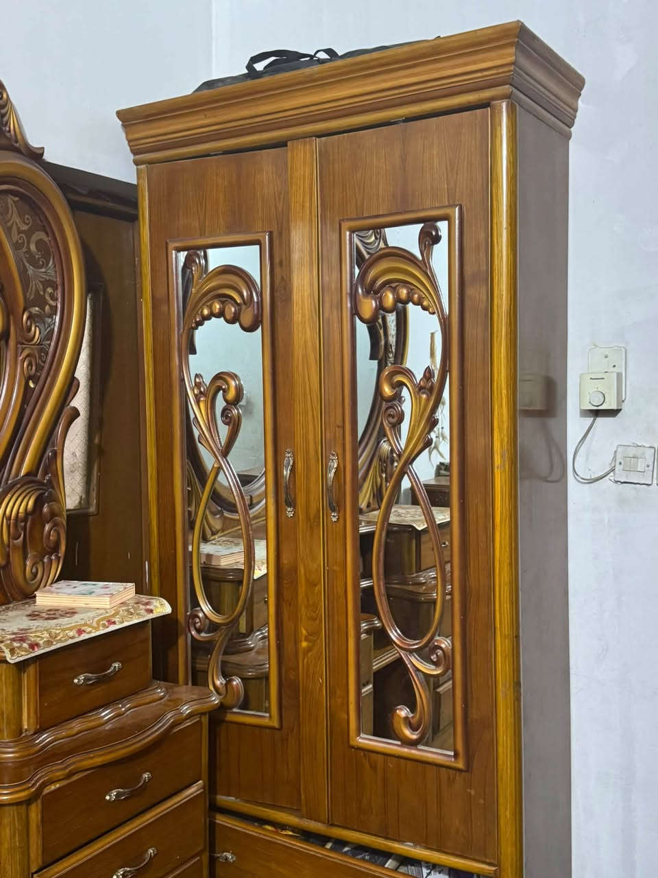من رخصت الادمن
غرفه صاج عراقي مصارله سنه او اقل 

غرفه خارج داخل 5 ملم غرفه كلش ثكيله صاج بورمي درجه اولى مابيه اي نقص 

بغداد حي العامل 

السعر : مليونين و200 وبين مجال مال حك الجيه
رقم الهاتف 
***********
