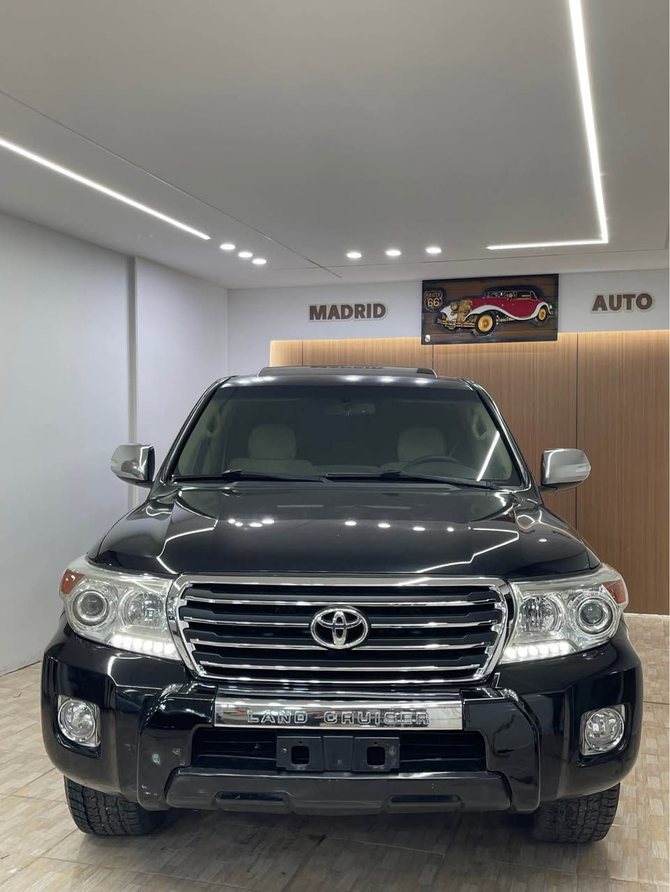 ***********
***********
وەنەوشە مۆدێل ۲٠۱٠ ، فوول مواصفات هەشت پستن V8
گێڕ و مەکينە و تەبريد بەشەرت سەيارەکە دوبەيە ساغە
دەعم و لێدراوی نيە دوو پارچەی بۆياغە لەسەر ساغە
زۆر خاوێنە هيچ مەسروفی نيە
قەپات قەپات مواسەفاتە
نرخی ۱۸۳ وەرەقەو مەجالێکی کەم كويسينجاك, أربيل
