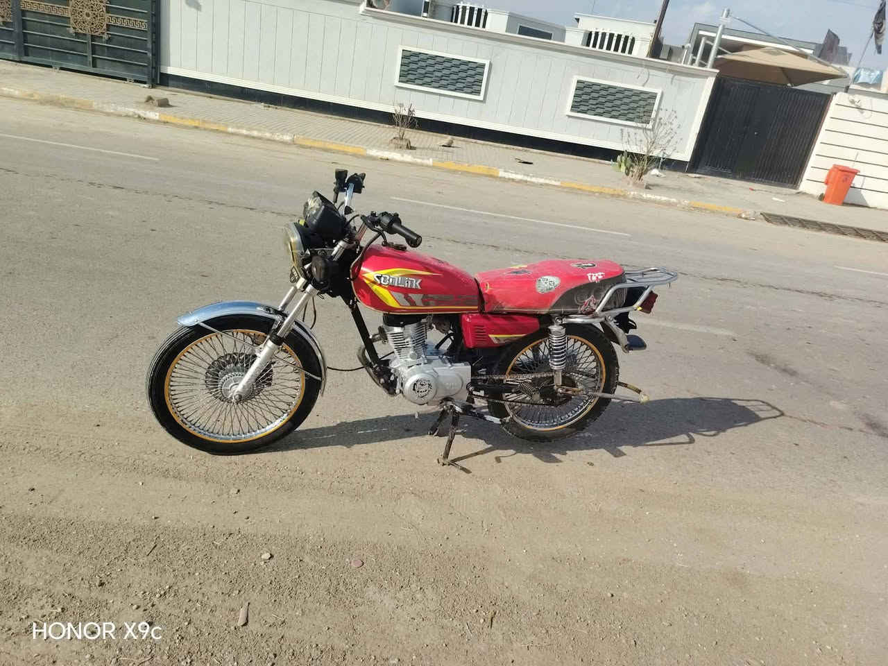 سلام عليكم دراجه للبيع موديل 23 سونك اصلي شكل لحديث وراق بغداد 
محركه كلش نضيف ويلاه ام نجمه  دراجه كلش حلوه

دراجه شللعه فصله ومعدل  دراجه حله من صوره سعره

525 وبيه مجال لشراي  رجائن الي ما يعرف بل سعار لا يخابر.  

مكاني صويره *********** خاص مفتوح

نص مكتوب في الصور:
- HONOR X9c